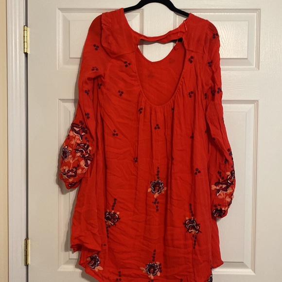 Free People Red dress with embroidered flowers - Picture 2 of 2